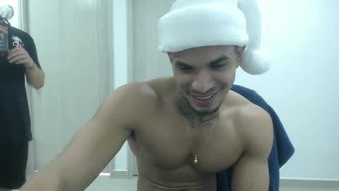 Snapshot of juan_gomez_1 chatting on December 19, 2024, 8:34 pm juan_gomez_1 online show from December 19, 2024, 8:34 pm