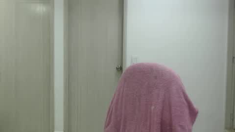 Snapshot of juan_gomez_1 chatting on February 21, 2025, 10:39 am juan_gomez_1 online show from February 21, 2025, 10:39 am