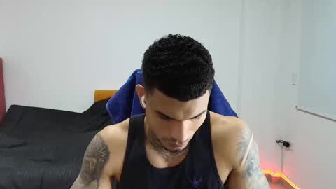 Snapshot of juan_gomez_1 chatting on November 19, 2025, 12:21 am juan_gomez_1 online show from November 19, 2025, 12:21 am