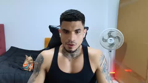 Snapshot of juan_gomez_1 chatting on November 25, 2025, 12:10 am juan_gomez_1 online show from November 25, 2025, 12:10 am