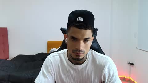 Snapshot of juan_gomez_1 chatting on November 27, 2025, 12:02 am juan_gomez_1 online show from November 27, 2025, 12:02 am