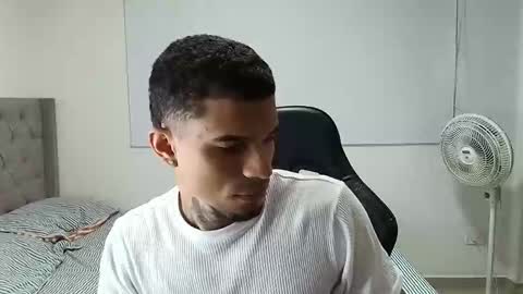 juan_gomez_1 online show from January 11, 2026, 7:30 pm