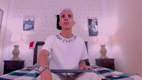 J U A N   L O V E R S online show from December 2, 2024, 1:24 pm