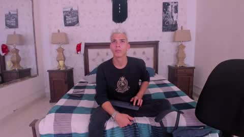 J U A N   L O V E R S online show from December 4, 2024, 1:09 pm