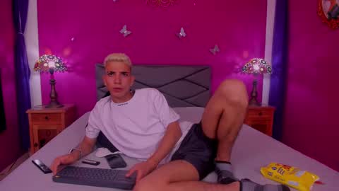 J U A N   L O V E R S online show from December 10, 2024, 1:55 pm