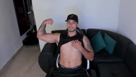 Snapshot of juan_muscle chatting on September 19, 2025, 2:35 am juan_muscle online show from September 19, 2025, 2:35 am