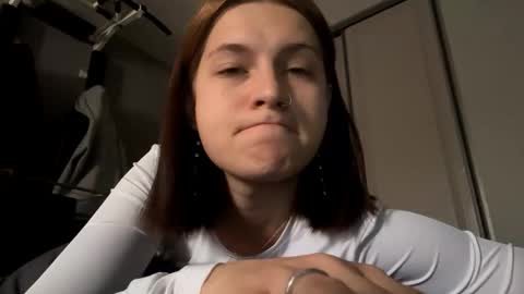 Lola online show from October 17, 2025, 7:11 am