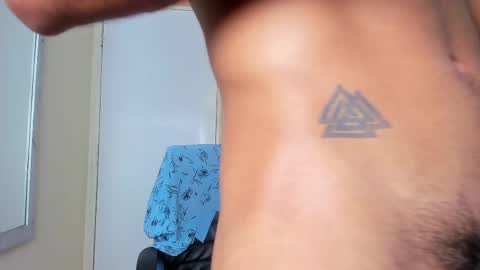 Juan Esteban online show from March 11, 2025, 2:07 pm