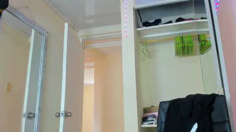 Juan Esteban online show from September 14, 2025, 4:50 pm