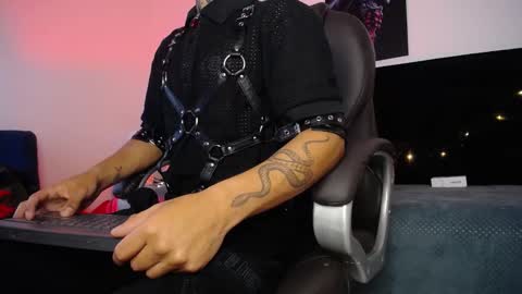 juancamilo66_ online show from February 16, 2025, 6:21 am