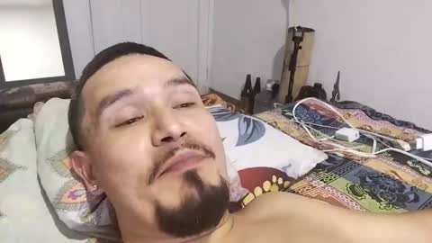 juanchis_24 online show from October 12, 2025, 11:37 pm