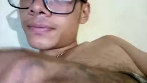 juancito252074 online show from November 19, 2025, 3:39 am