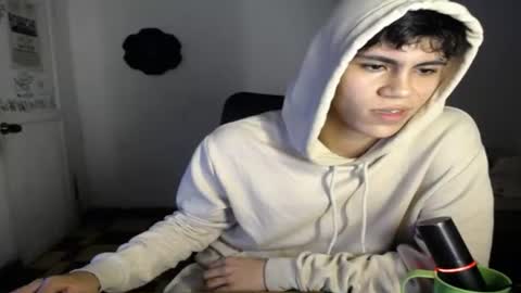 Snapshot of juanda_420 chatting on June 19, 2026, 7:34 am TheGoldenBoy online show from June 19, 2026, 7:34 am