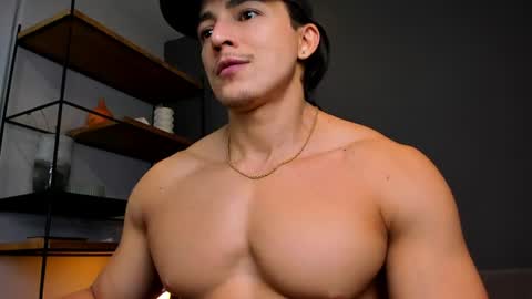 JUANDRES online show from June 17, 2026, 2:14 am
