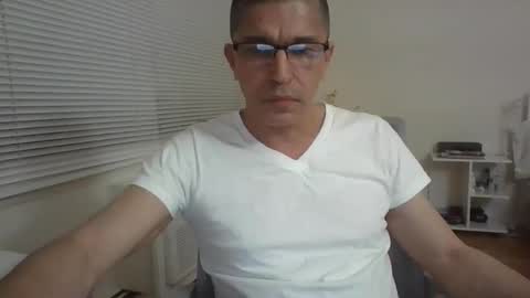 Snapshot of juanearth1 chatting on January 5, 2026, 10:35 pm juanearth1 online show from January 5, 2026, 10:35 pm