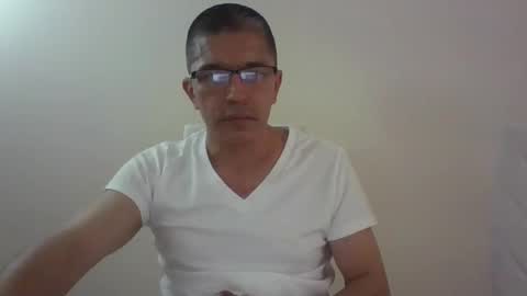 Snapshot of juanearth1 chatting on January 9, 2026, 12:02 am juanearth1 online show from January 9, 2026, 12:02 am