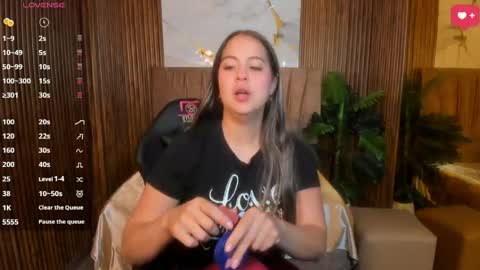 Snapshot of juanita_tay chatting on May 2, 2026, 11:37 am JUANITA online show from May 2, 2026, 11:37 am
