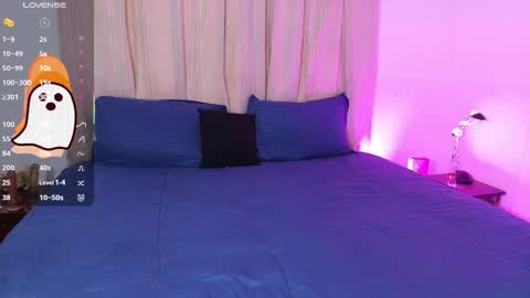 Snapshot of juanitablue chatting on October 8, 2025, 2:25 pm Blue online show from October 8, 2025, 2:25 pm
