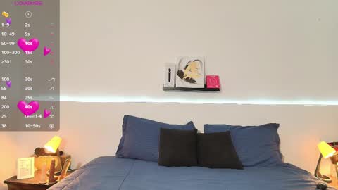 Blue online show from April 11, 2026, 4:44 pm