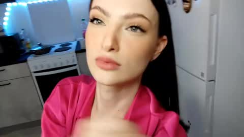 Veronika online show from May 16, 2026, 7:27 am