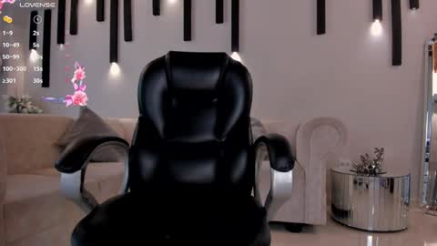 Juanita Clay online show from January 17, 2025, 5:51 pm