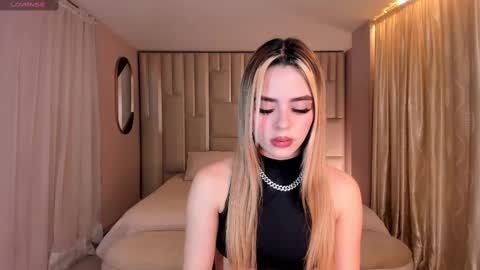 Juanita Clay online show from September 18, 2025, 12:07 pm