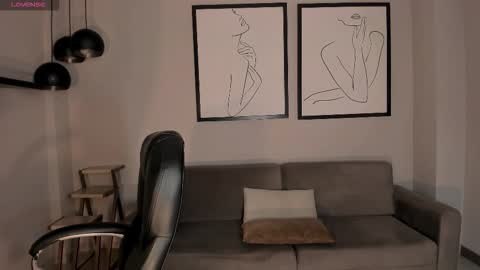 Juanita Clay online show from November 20, 2025, 11:43 am