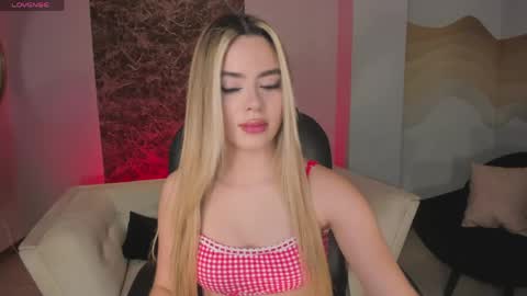 Juanita Clay online show from April 17, 2026, 8:01 pm