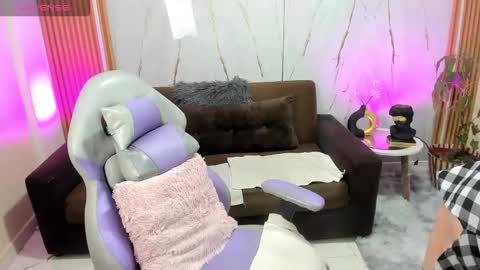 juanitarubia online show from October 21, 2025, 7:36 pm