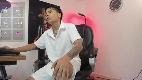 Snapshot of juank_wss chatting on November 9, 2025, 10:46 am Juank online show from November 9, 2025, 10:46 am