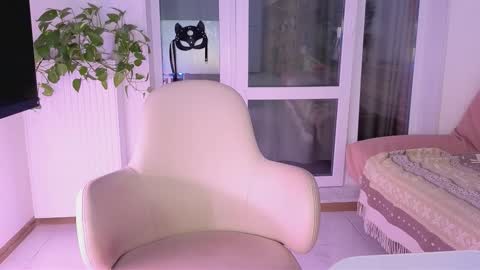 Snapshot of jugoddess chatting on September 15, 2025, 6:08 pm Goddess Julia online show from September 15, 2025, 6:08 pm