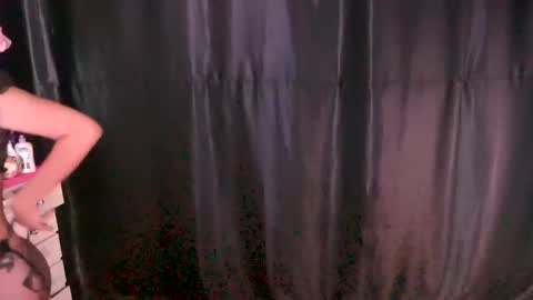 Sisi online show from October 28, 2025, 2:04 am