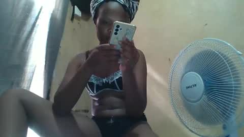 juice_petite3 online show from January 27, 2025, 12:48 pm