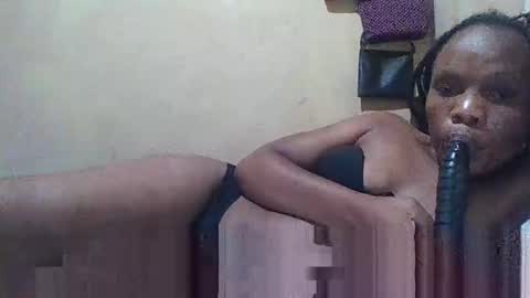 juice_petite3 online show from January 29, 2025, 7:00 pm