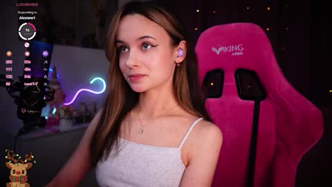 Snapshot of juicy___angel chatting on December 10, 2024, 6:38 pm Angelina online show from December 10, 2024, 6:38 pm