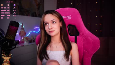 Snapshot of juicy___angel chatting on December 10, 2024, 10:26 pm Angelina online show from December 10, 2024, 10:26 pm