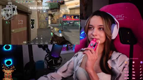 Snapshot of juicy___angel chatting on January 28, 2025, 10:45 pm Angelina online show from January 28, 2025, 10:45 pm