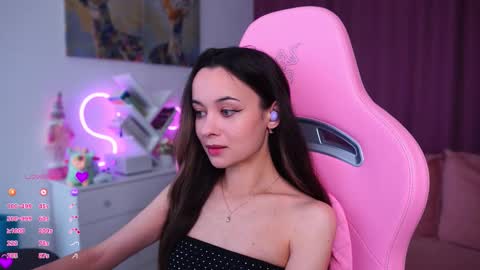 Snapshot of juicy___angel chatting on October 15, 2025, 11:10 am Angelina online show from October 15, 2025, 11:10 am