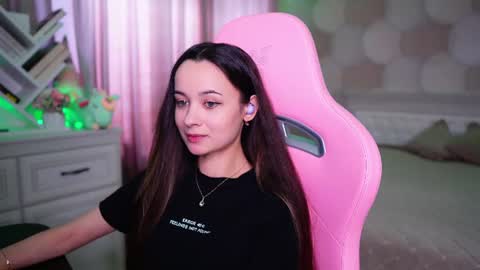 Angelina online show from June 18, 2026, 12:53 pm