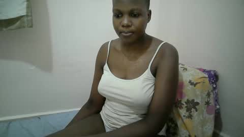 juicy_bella2 online show from September 28, 2025, 12:54 pm