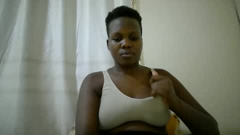 juicy_bella2 online show from October 18, 2025, 9:04 pm