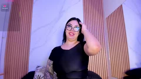 Juicy online show from October 22, 2025, 11:10 am