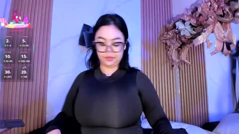 Juicy online show from December 22, 2025, 11:07 am