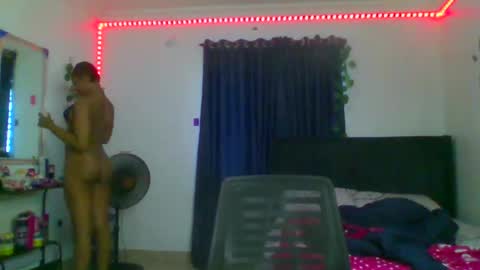 Snapshot of juicy_pussy1122 chatting on September 14, 2025, 7:07 am Emily online show from September 14, 2025, 7:07 am