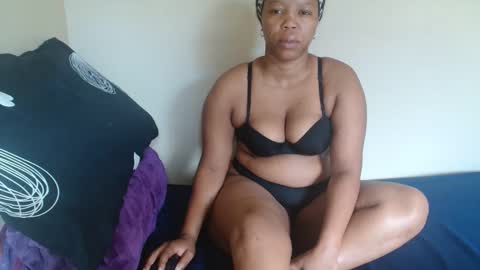 juicyass__ online show from December 19, 2025, 12:23 pm