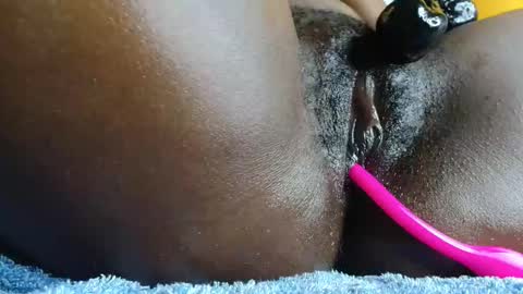 pretty online show from September 20, 2025, 2:34 am