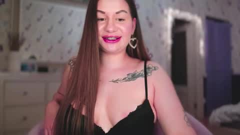 Elena online show from October 21, 2025, 3:35 pm