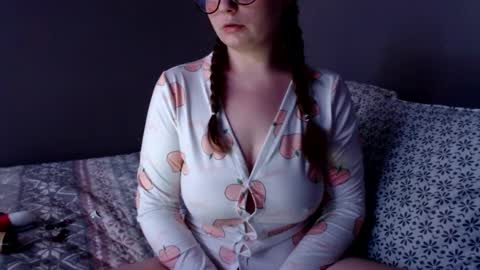juicymomma1223 online show from February 1, 2025, 3:08 am