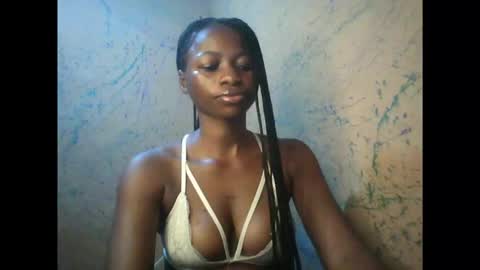 juicypiexx online show from October 3, 2025, 11:35 pm