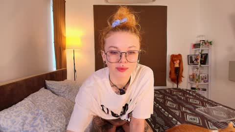 Snapshot of juicyshow chatting on October 12, 2025, 12:42 am Hiya Im your sweet Lia online show from October 12, 2025, 12:42 am